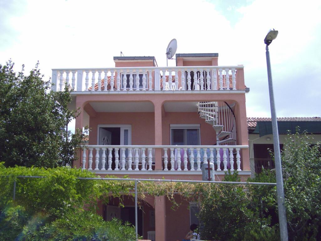 Ivo Apartments Rogoznica  Esterno foto
