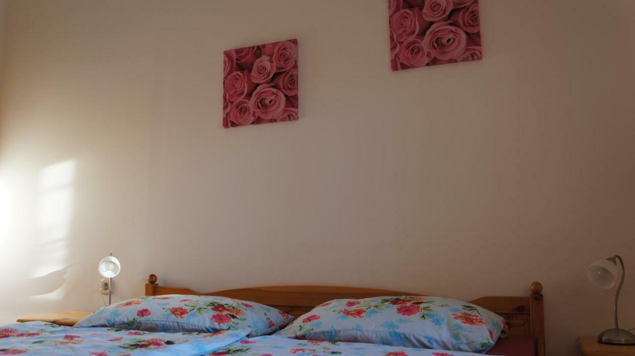 Ivo Apartments Rogoznica  Esterno foto